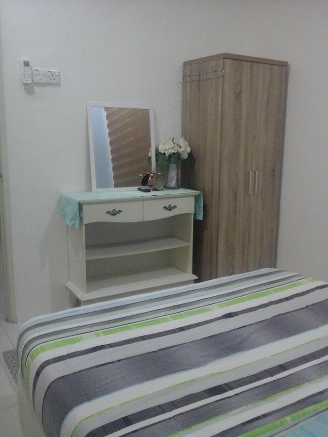Miker Homestay Seri Iskandar Luaran gambar