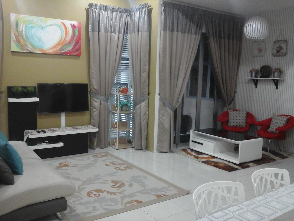 Miker Homestay Seri Iskandar Luaran gambar